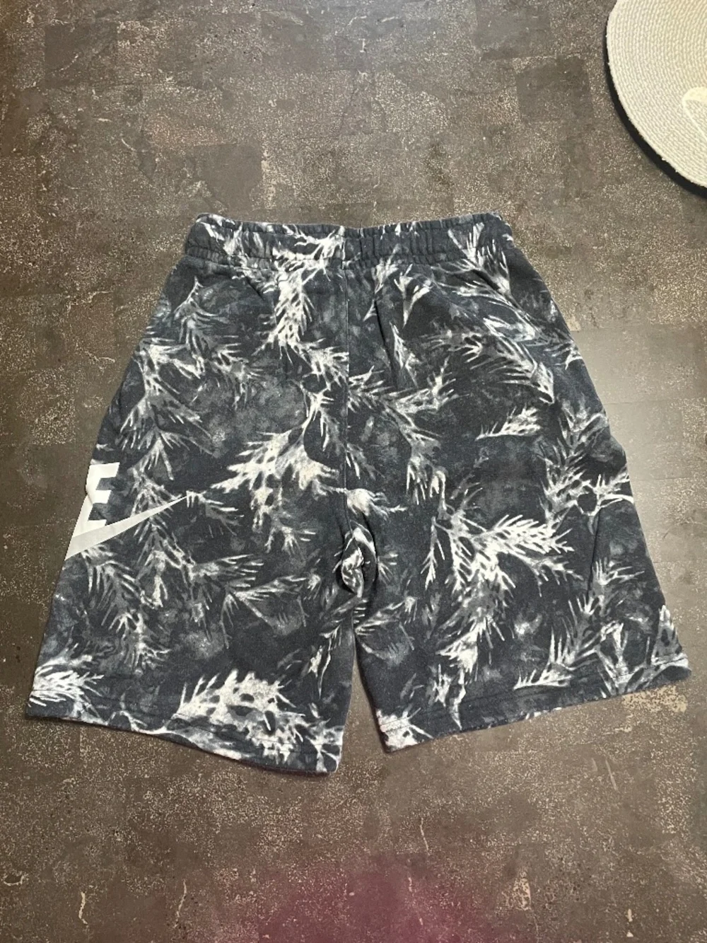 Boys Nike Shorts w/ a Waist Drawstring - Size XL